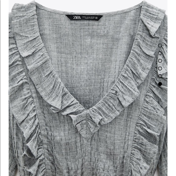NWT Ruffled crop top small gray - Picture 3 of 6